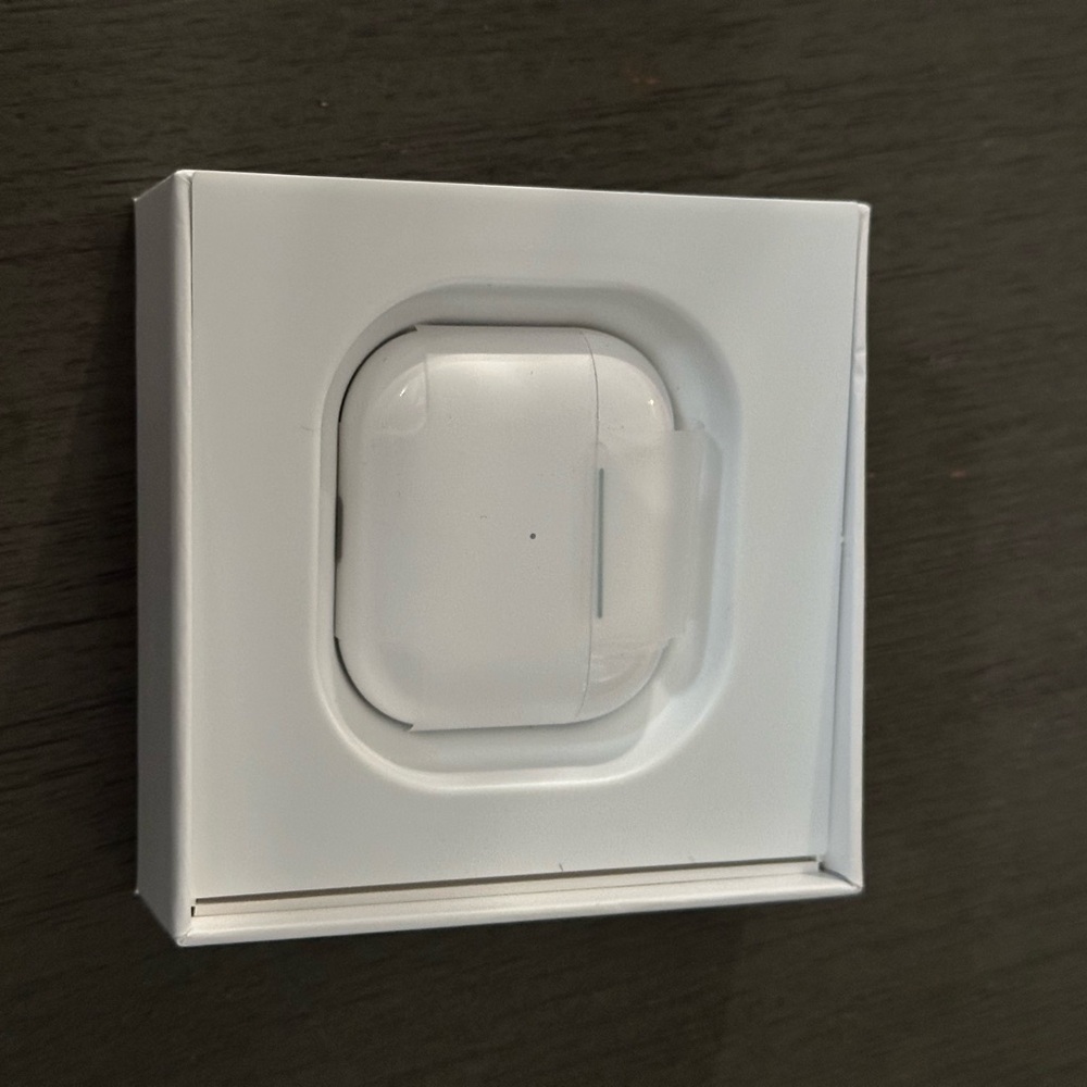 Air pods 3rd generation - Picture 2 of 5